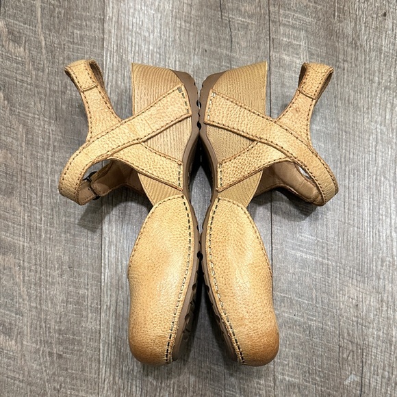 Dansko Tiffani Beige burnished tan Leather Strap sandal Shoes Size 38 - Picture 4 of 9